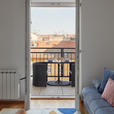 Bright Apartment In New Town By Prague Days ภายนอก รูปภาพ