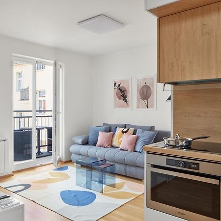 Bright Apartment In New Town By Prague Days ภายนอก รูปภาพ