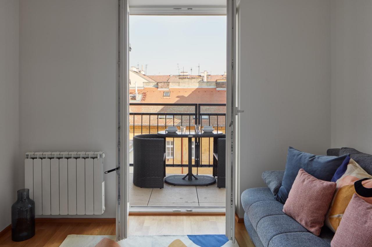 Bright Apartment In New Town By Prague Days ภายนอก รูปภาพ