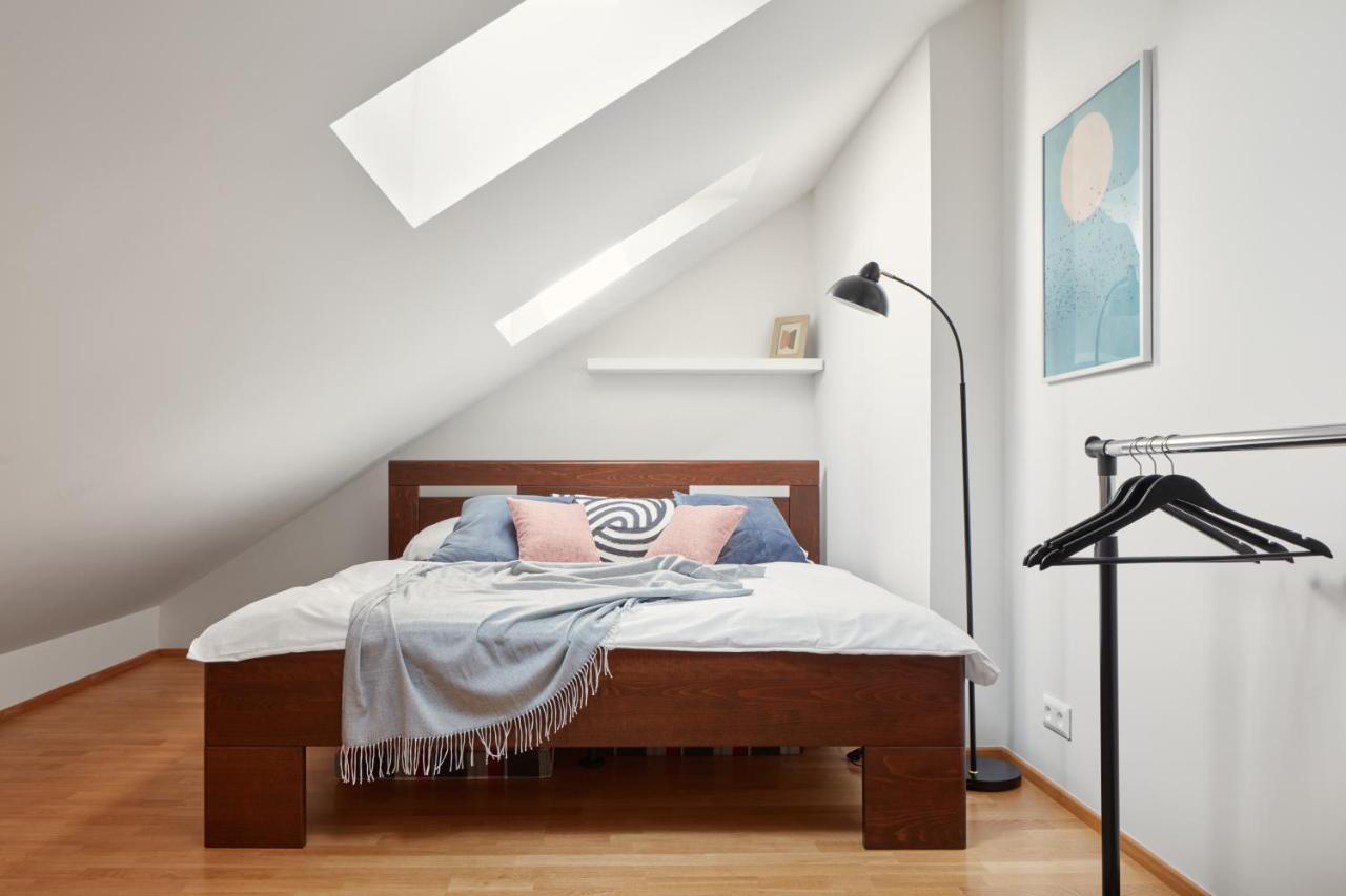 Bright Apartment In New Town By Prague Days ภายนอก รูปภาพ