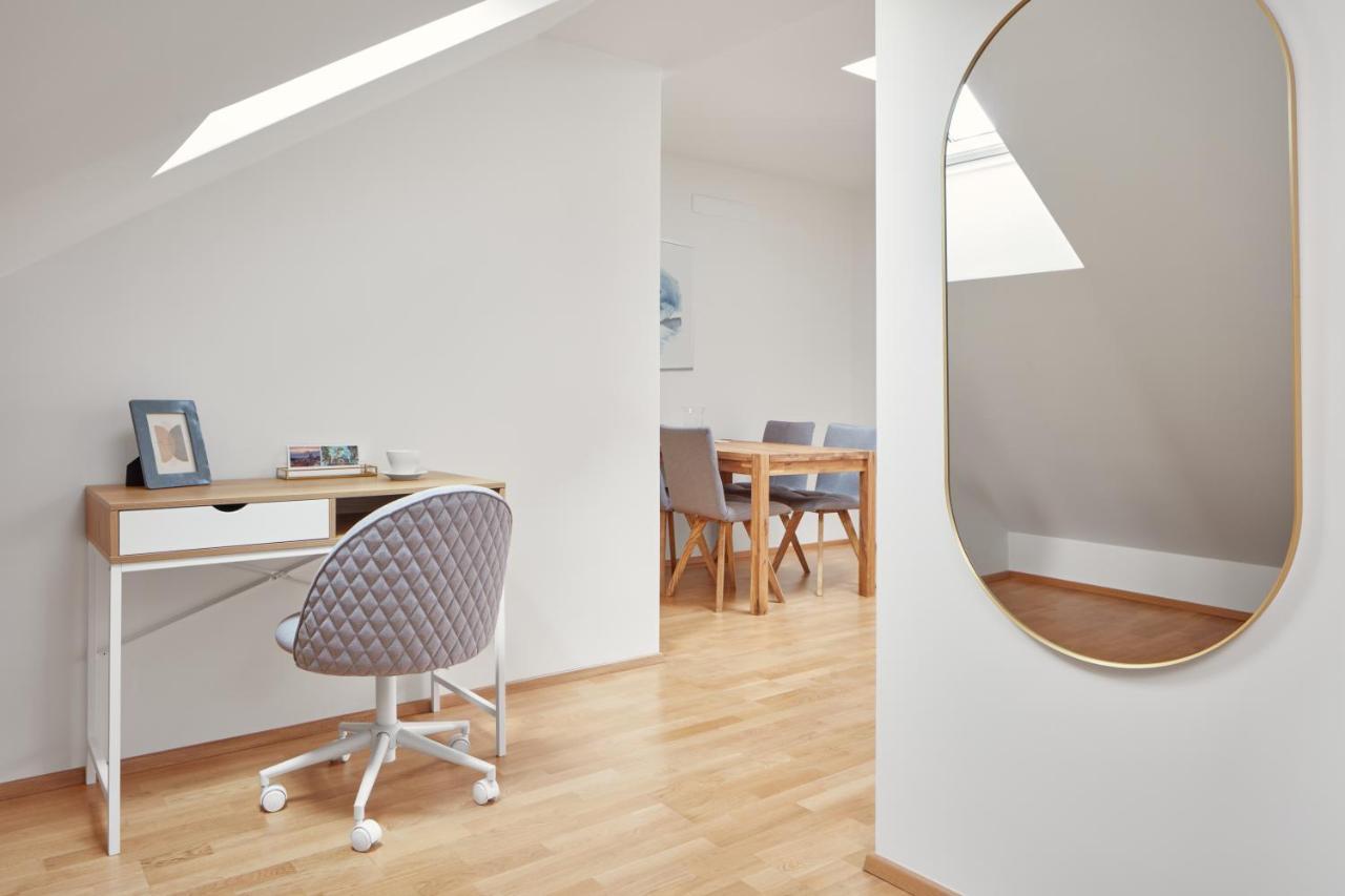 Bright Apartment In New Town By Prague Days ภายนอก รูปภาพ
